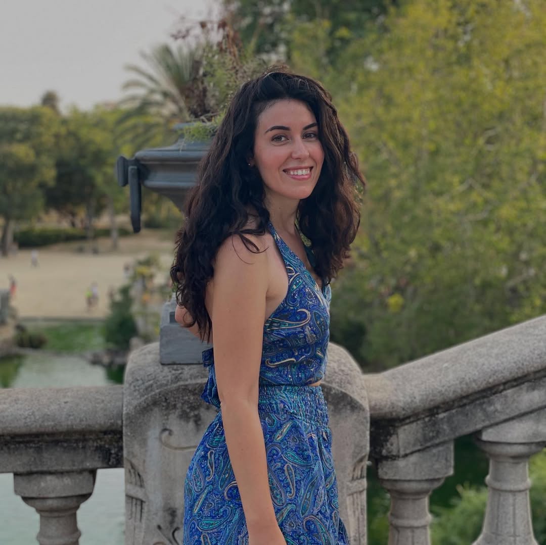 Cris, Spanish student